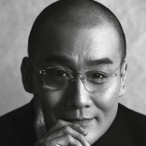 开车的女人